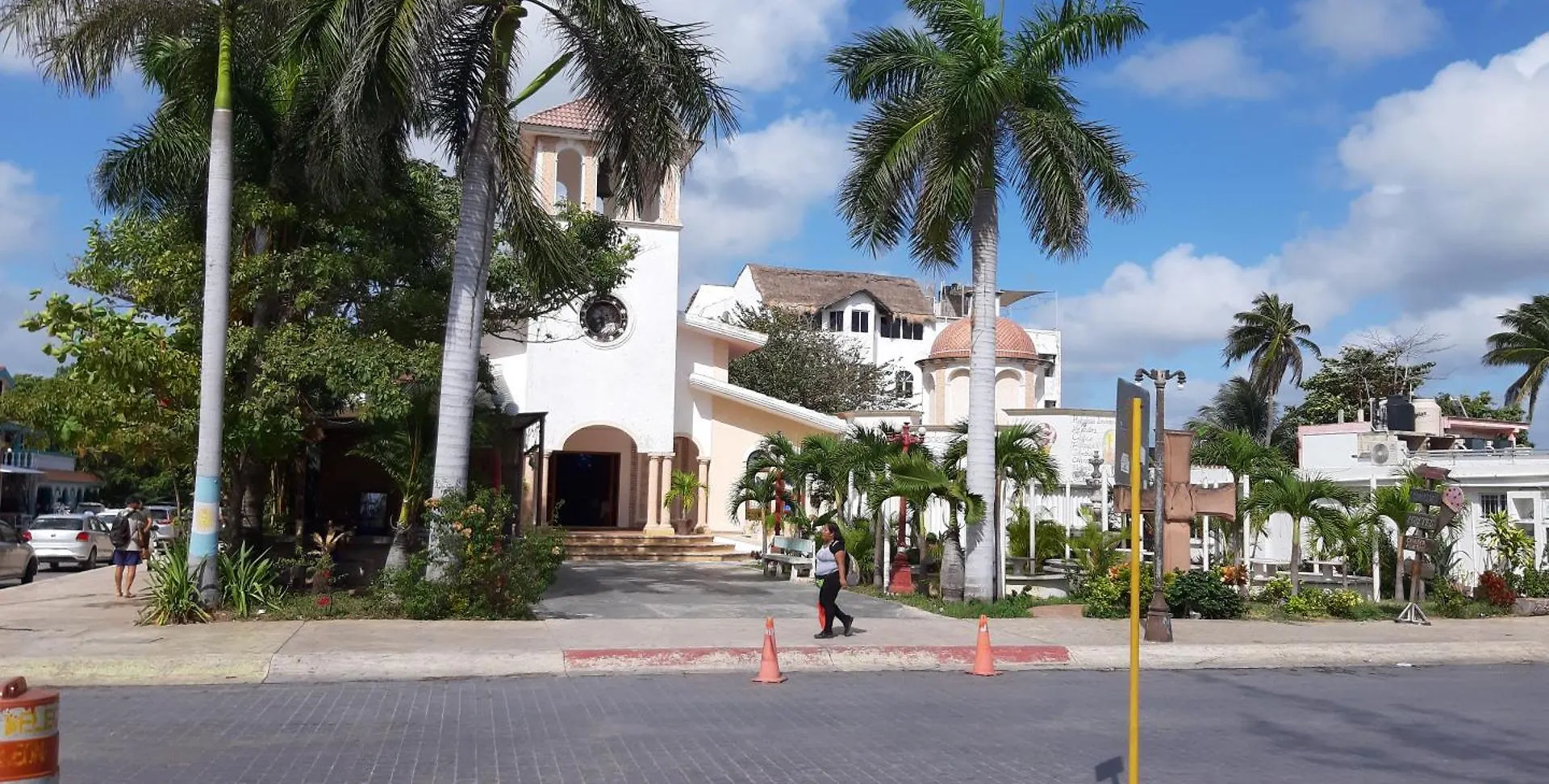 Corte De Los Angeles Puerto Morelos 0*,
