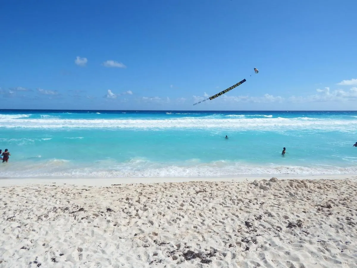 Corte De Los Angeles Puerto Morelos 0*,